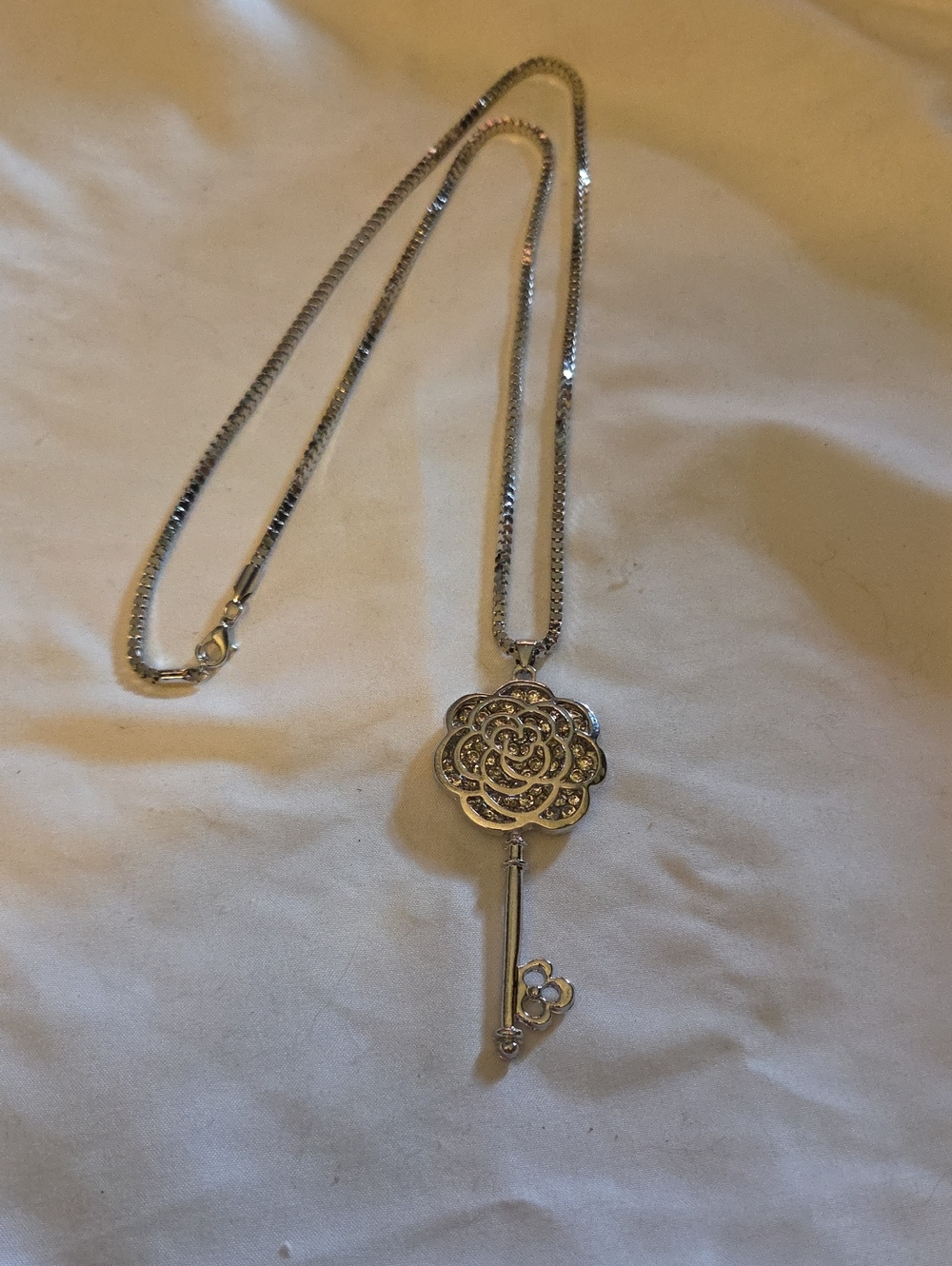 Silver Floral Key Pendant Necklace - Elegant Women’s Jewelry